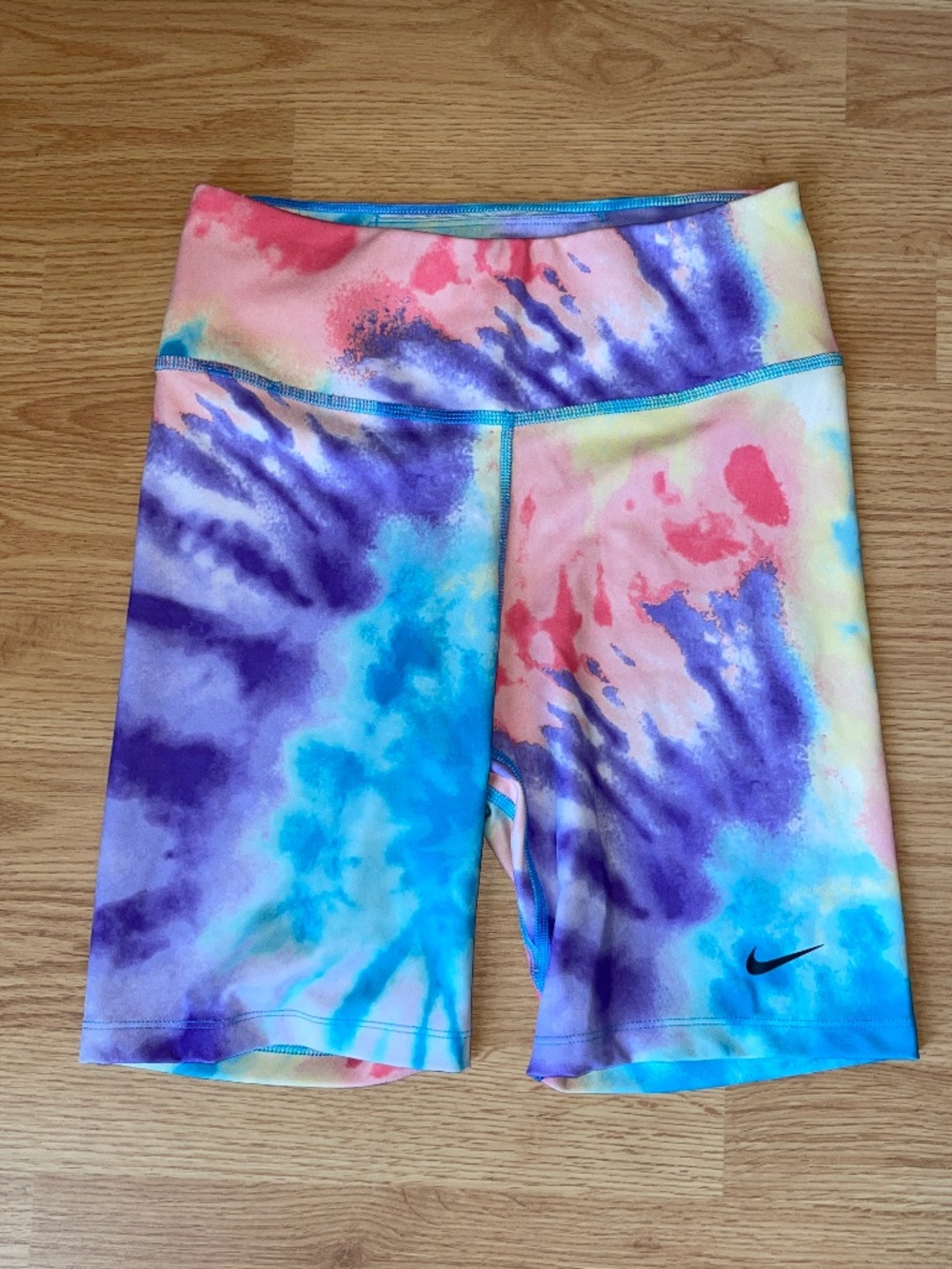 Nike Women’s Dri-Fit Colorful Tie Dye Marbled Biker Shorts Size Small